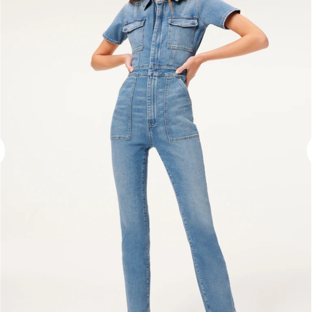 Denim jumpsuit. Size 2 fits like 4/6. Great condition